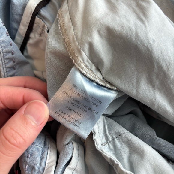 Alice + Olivia Light Blue Pleated Straight-Leg Pants - Picture 6 of 10